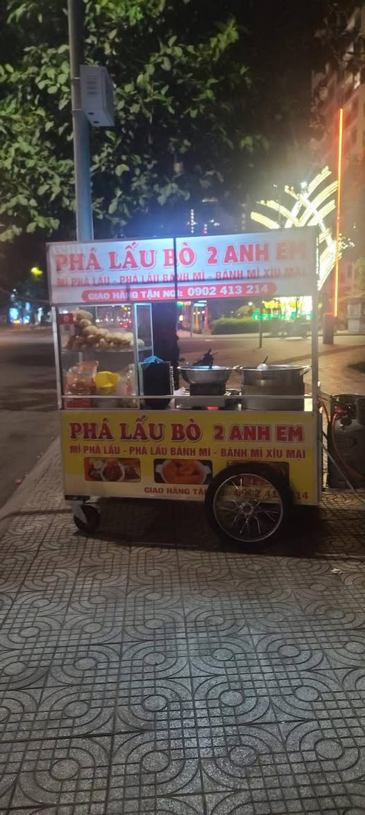 Chủ bài đăng nhận ship đồ ăn tận nơi cho cư dân, dù trời mưa vẫn giao hàng nhiệt tình. Ủng hộ các món ăn nhà làm, hỗ trợ cư dân khu vực.