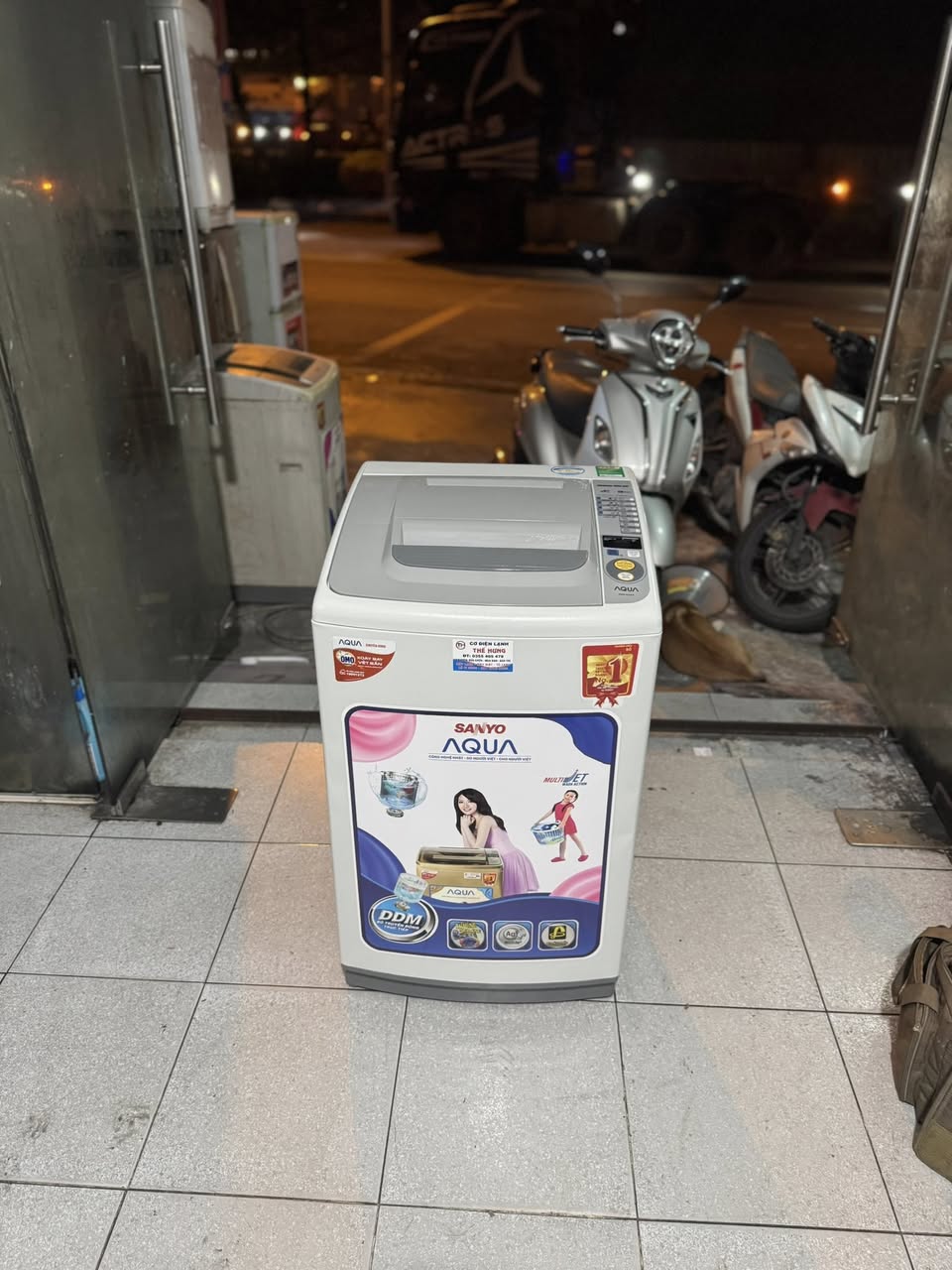 Thanh lý máy giặt 7kg và tủ lạnh Panasonic 152L, giá tốt, bao ship lắp đặt và bảo hành 3 tháng. Liên hệ 0355405478.