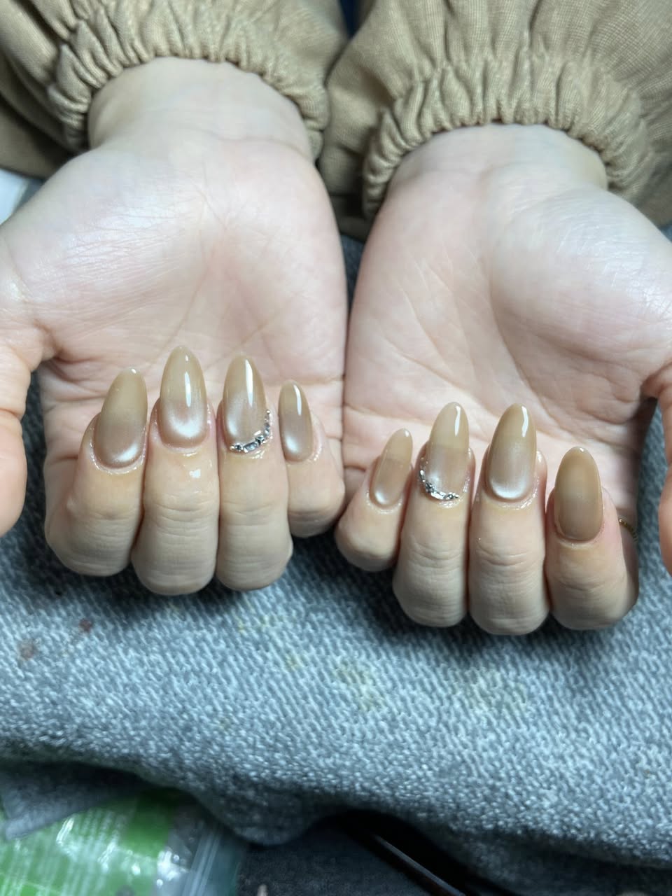 Combo cắt da, sơn gel, úp móng giá rẻ tại tiệm nail 983 Nguyễn Xiễn, Long Bình, Thủ Đức. Tặng cứng móng. Liên hệ 0337909064 (zalo).