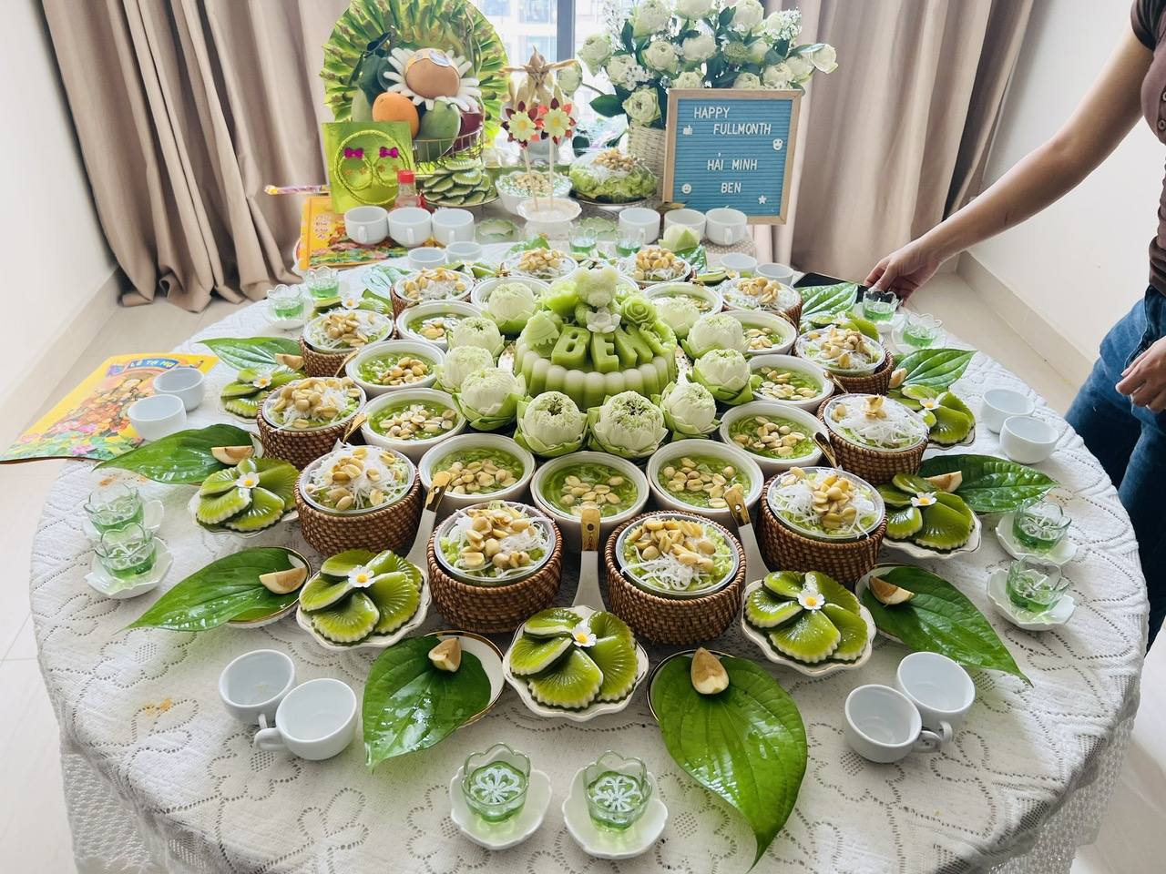Cô Hằng cung cấp dịch vụ chăm sóc mẹ và bé sau sinh: massage toàn thân, tắm bé, thông tắc tia sữa, cắt tóc trẻ sơ sinh. Liên hệ Zalo 0328777817.