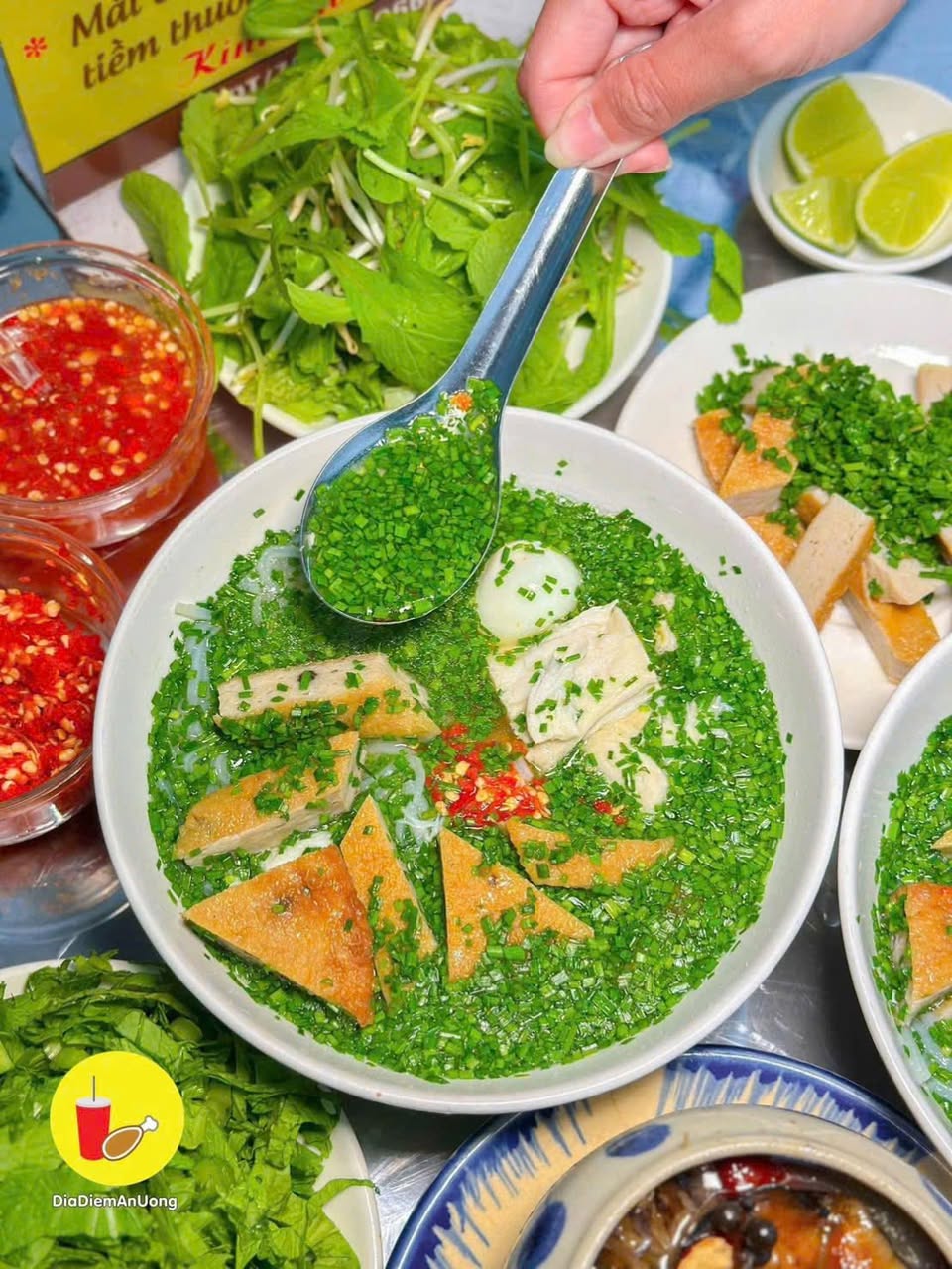 Combo bánh canh hẹ, phở dai Phú Yên, chả cá chiên/hấp nhà làm, loại 1 đảm bảo chất lượng. Giá 135K/1kg chả cá, 40K/1kg bánh canh/phở dai. Tặng kèm hẹ sẻ.