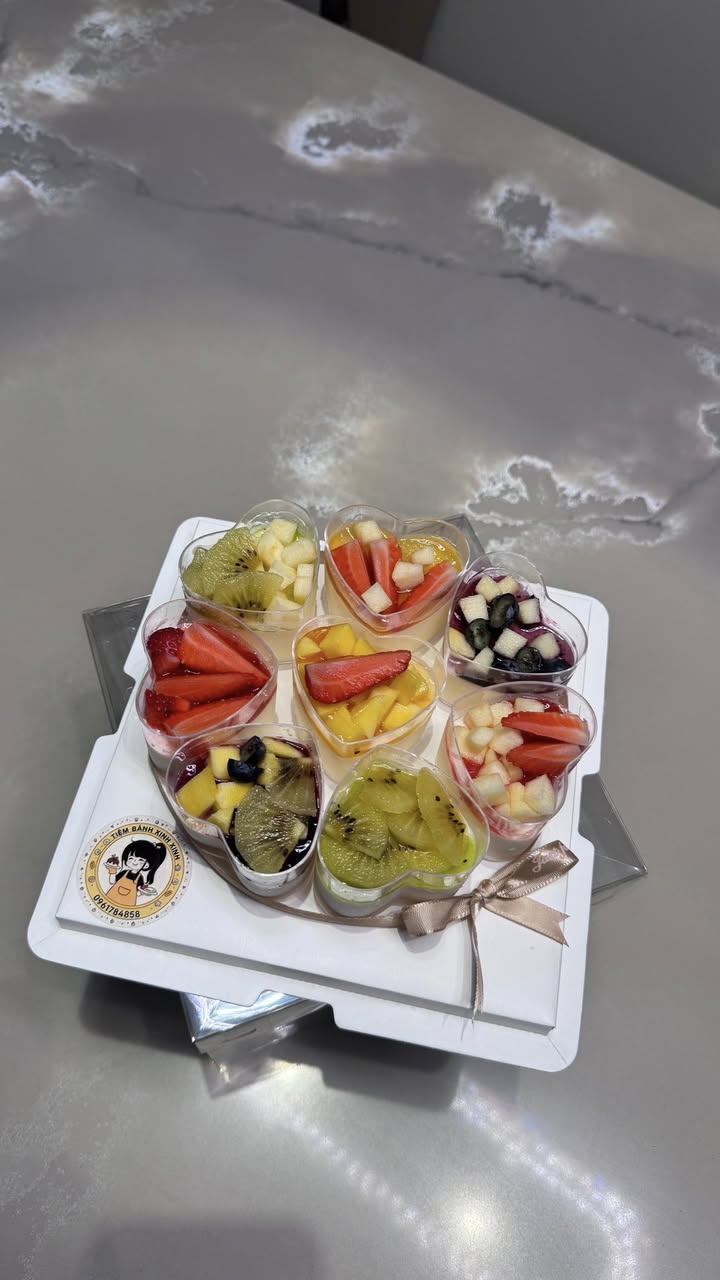 Tiệm Bánh Xinh Xinh bán bánh panna cotta mềm mịn, nhiều set bánh tặng, bánh sinh nhật, combo và bento mini. Đặt bánh theo yêu cầu, liên hệ nhanh qua điện thoại.