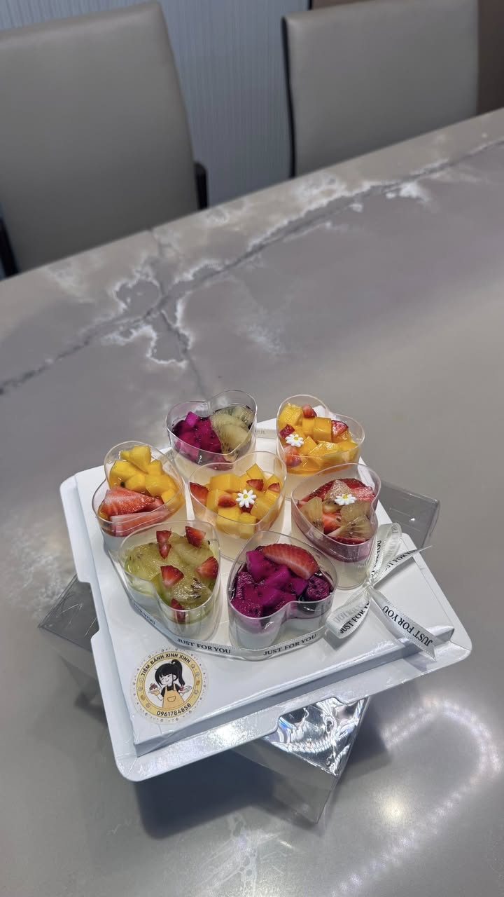 Tiệm Bánh Xinh Xinh bán bánh panna cotta mềm mịn, nhiều set bánh tặng, bánh sinh nhật, combo và bento mini. Đặt bánh theo yêu cầu, liên hệ nhanh qua điện thoại.
