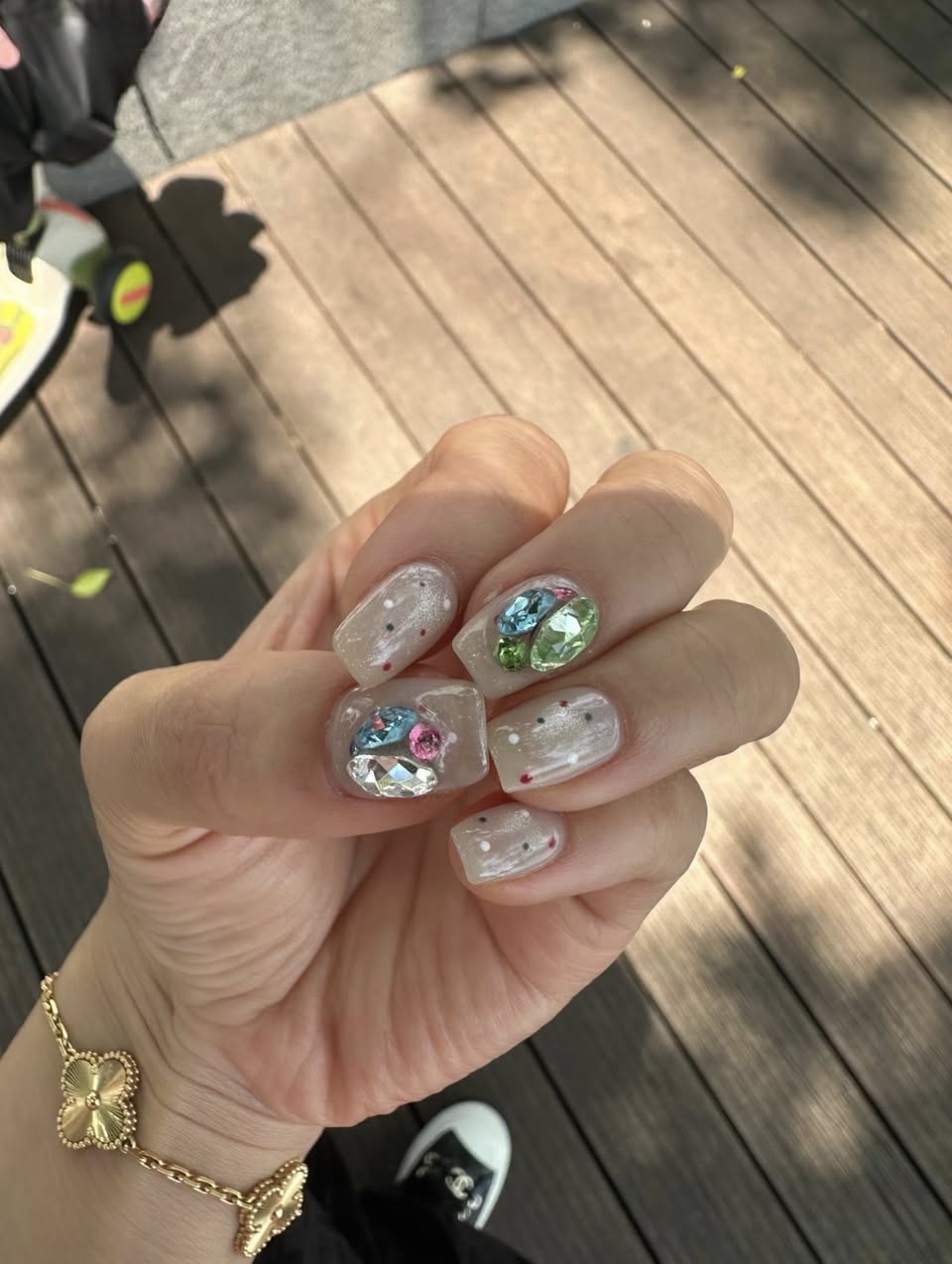 Nari Naillab S10.07: Dịch vụ làm móng, sơn gel, combo từ 99k, bảo hành 7 ngày, không gian thư giãn tại Vinhomes Grand Park Q9. Đặt lịch: 0949291250.