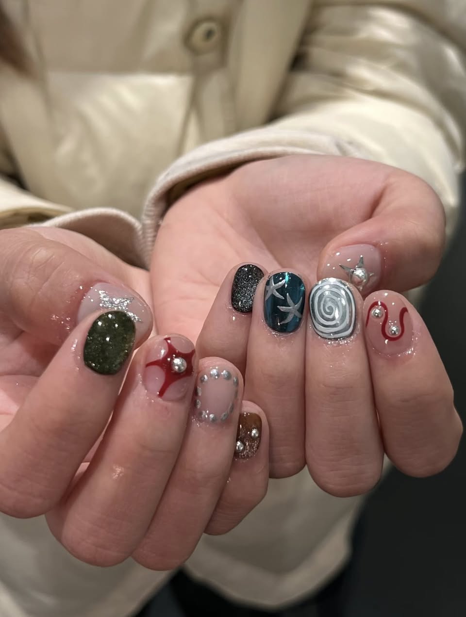 Nari Naillab S10.07: Dịch vụ làm móng, sơn gel, combo từ 99k, bảo hành 7 ngày, không gian thư giãn tại Vinhomes Grand Park Q9. Đặt lịch: 0949291250.
