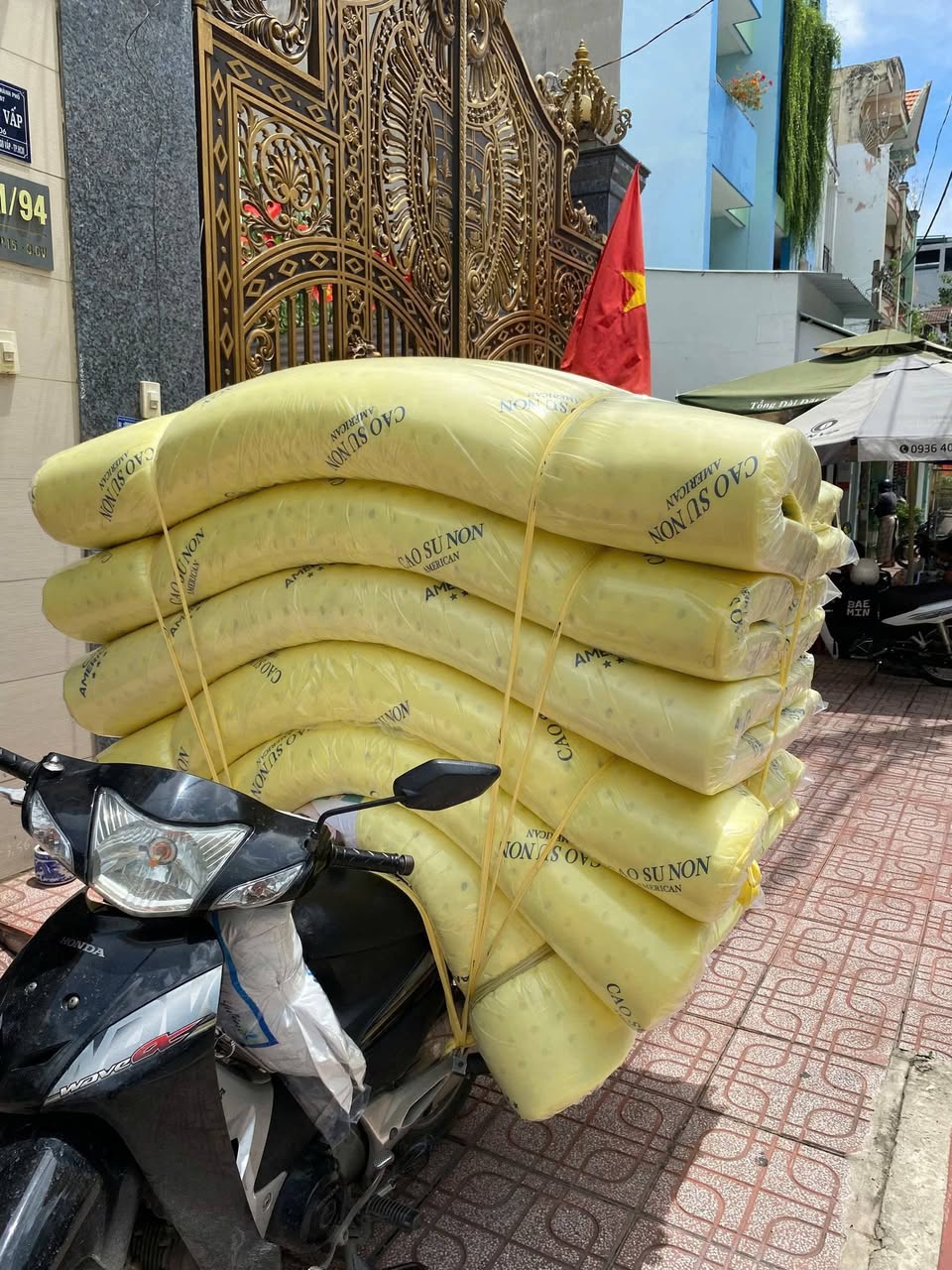 Bán nệm cao su non nhiều kích thước, giá rẻ, hỗ trợ sỉ cho nội thất, homestay, khách sạn, ký túc xá, miễn ship nội thành HCM.