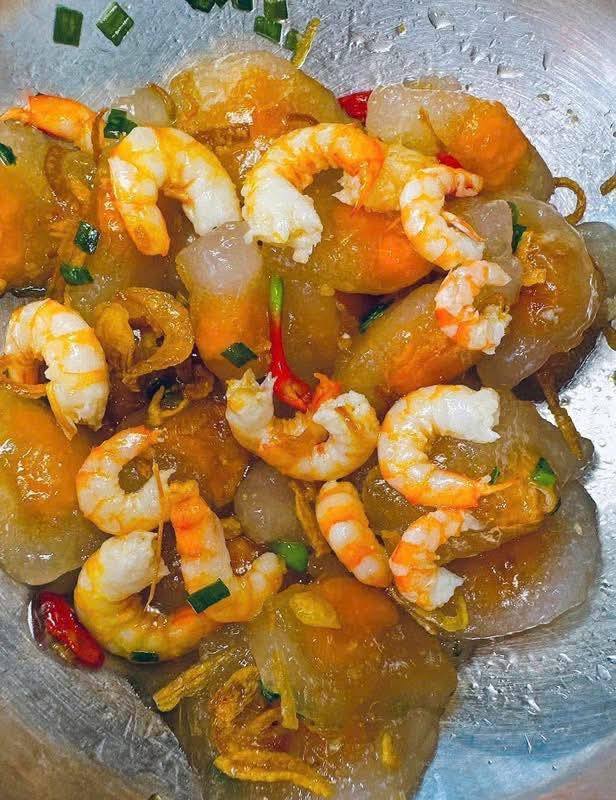 Bán nõn tôm biển tươi bóc vỏ, tiện lợi chế biến nhiều món ngon. Giá 145k/0,5kg/hộp. Ship từ 20k-30k. Liên hệ 0974406022.