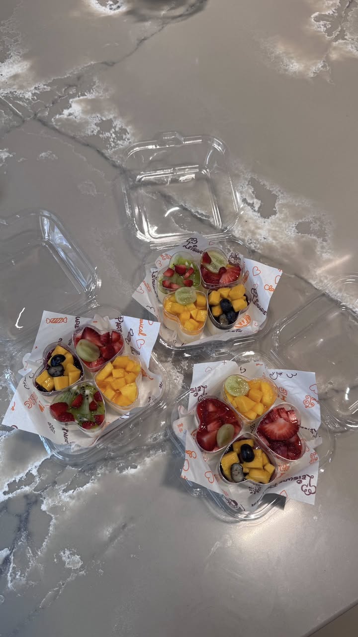 Tiệm Bánh Xinh Xinh bán panna cotta trái cây tươi, combo và set bento, nhận đặt bánh sinh nhật kiểu mới. Giá từ 35K/hủ, liên hệ 0961 784 858 tại Quận 9.