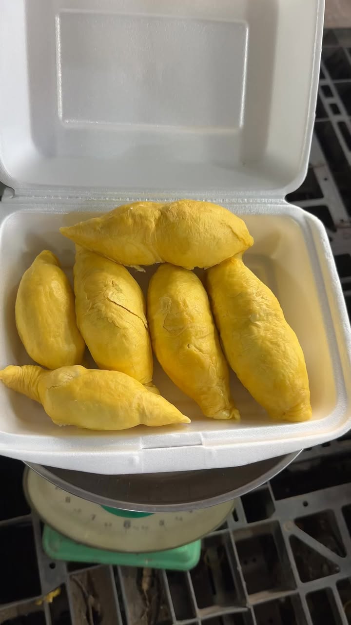 Bán gạo béo ngọt, giá 200k/bao, 230k/kg, free ship Vinhomes. Địa chỉ: 357 đường Lò Lu, gần mì cay Sasin, liên hệ Zalo 0933625573.