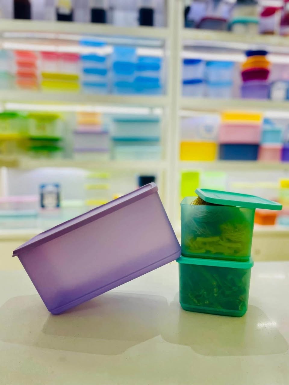Bộ trữ mát – trữ khô Tupperware Cubix Starter, gồm hộp 3.1L và 2 hộp 1L, giúp bảo quản thực phẩm khô, tối ưu không gian tủ, an toàn cho sức khỏe.