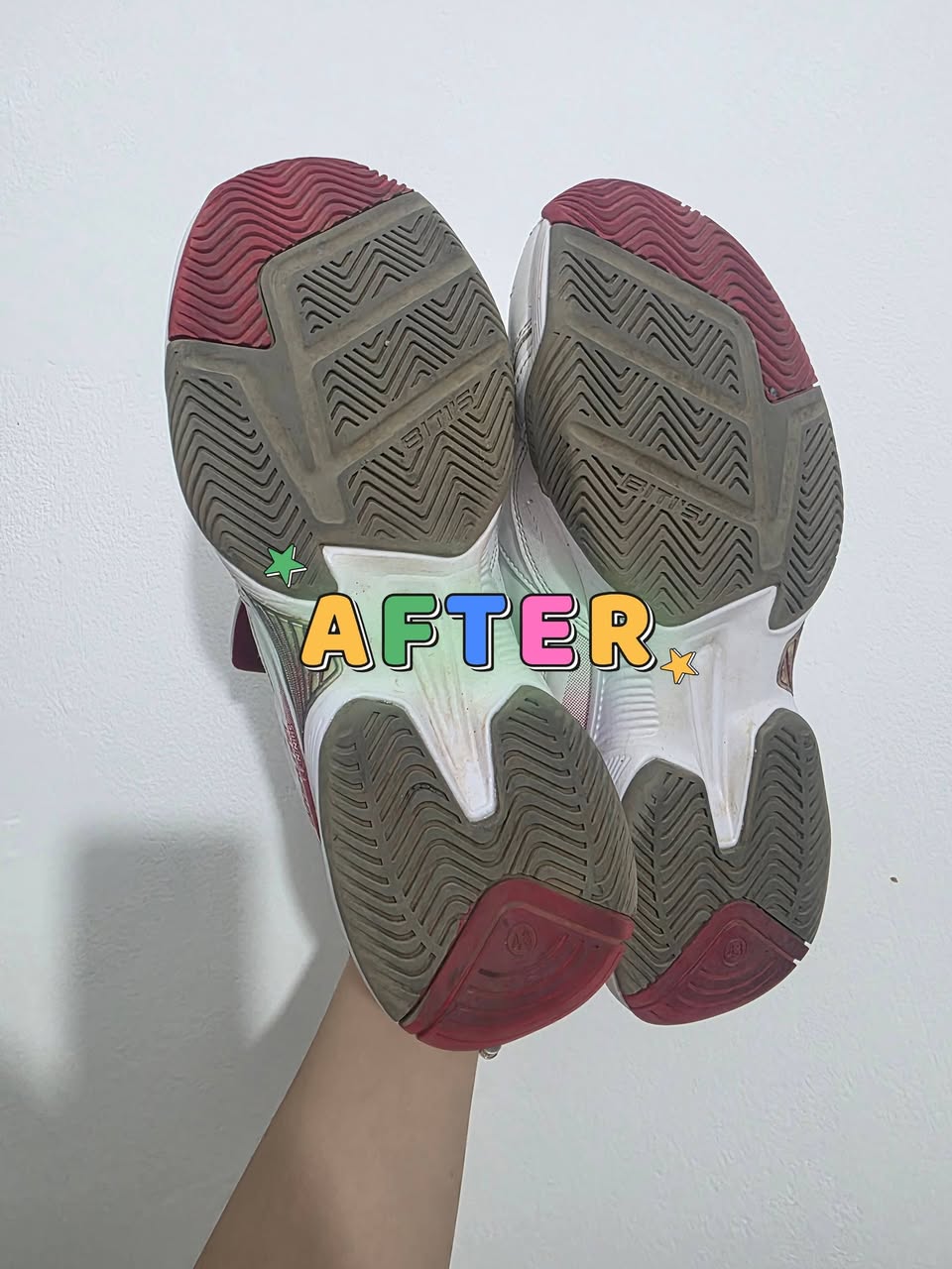 Dịch vụ vệ sinh, sửa chữa, dán keo, thay đế, repaint và tẩy ố giày dép tại Tân Bình & Thủ Đức. Bảo hành bong keo 6 tháng. Giá dán keo đế từ 200k.