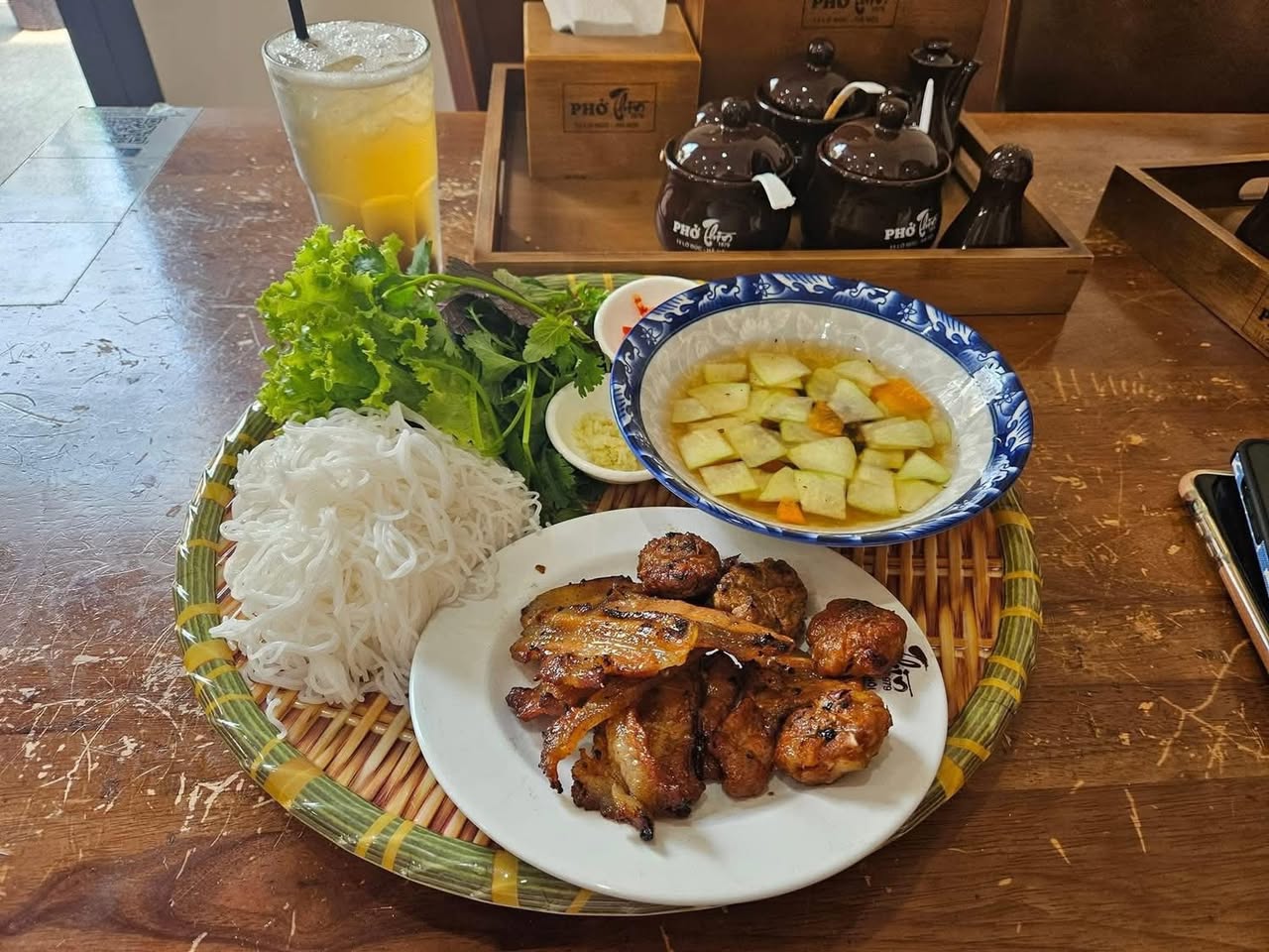 Phở Thìn - Nét Hà Nội phục vụ phở, bún chả Hà Nội, giao hàng nhanh, địa chỉ T12-04 Manhattan, Vinhomes Grand Park, Quận 9.