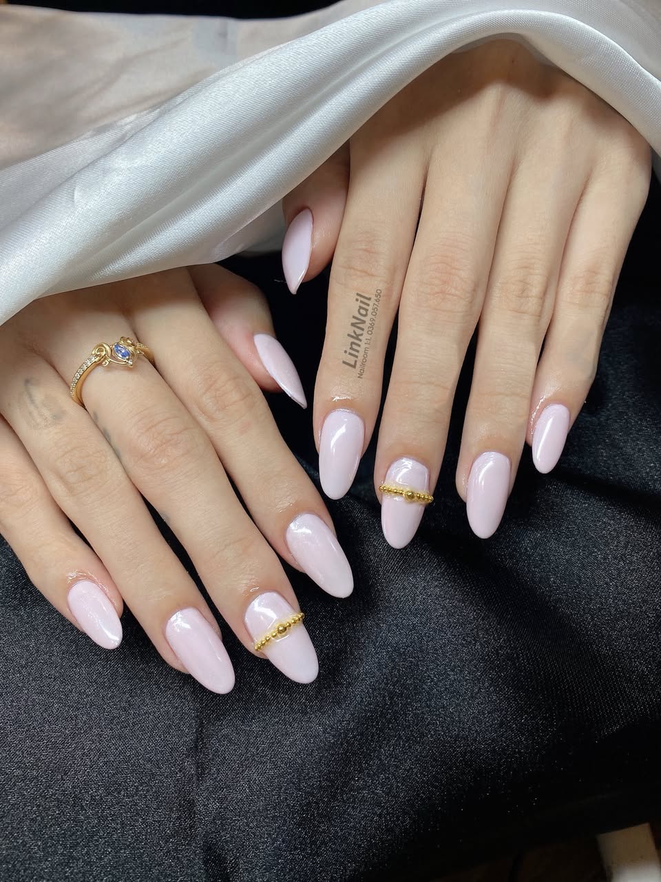 Dịch vụ làm nail riêng tư tại Vinhomes Grand Park, giảm 10% từ 15/5 đến 20/5. Đặt lịch trước để có bộ nail xinh, không gian thoải mái.