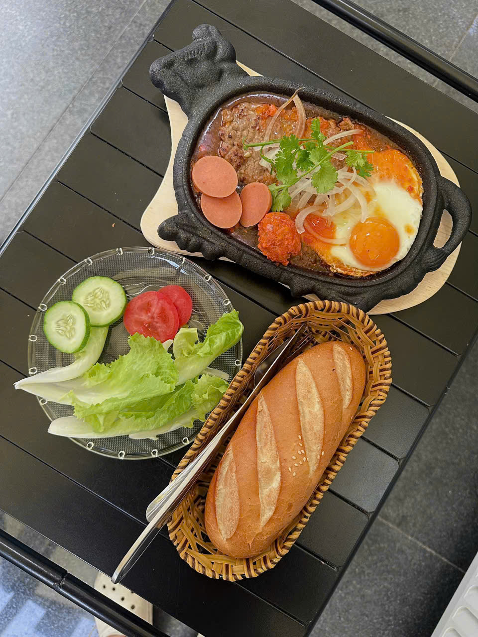 Bữa sáng đa dạng: bánh mì, xôi, bò né, cafe, yaourt, panna cotta, sữa hạt. Freeship nội khu Manhattan, Thủ Đức. Liên hệ: 0824.240.240.