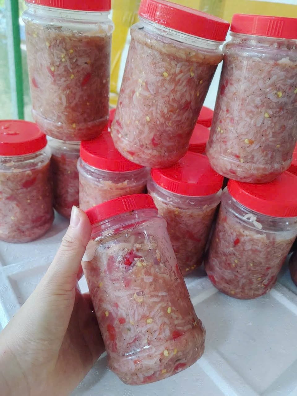 Bán các loại mắm đặc sản miền Trung: mắm mực, mắm ruốc, mắm nêm, mắm cá cơm, mắm cá rò, tương ớt rim. Giao tận nhà tại TP. HCM. Giá từ 35k - 65k/hủ.