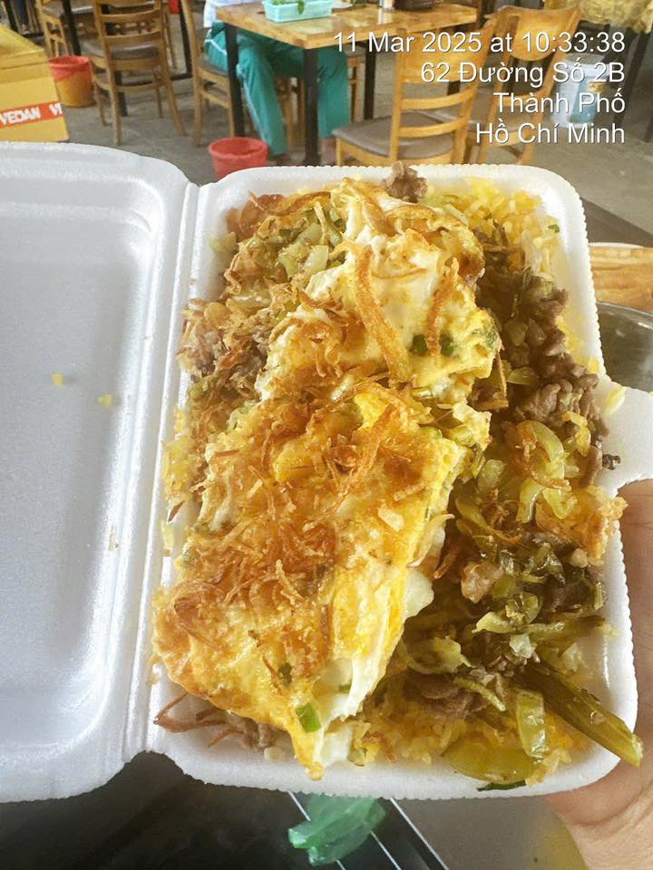 Bán cơm rang dưa bò 40k, thêm trứng chiên 45k, phục vụ tại Vinhome, free ship nội khu. Đặt qua Zalo/sđt 0912868626. Quán nghỉ từ 11h-13h30.