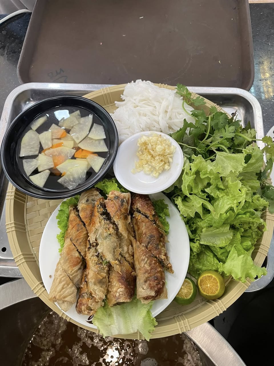 Phở Thìn - Nét Hà Nội phục vụ bún chả, phở bò, phở gà, bún thang, bánh tôm, bánh gối, cơm chiên, phở xào chuẩn vị Bắc. Mở cửa 6h30-21h30. Hotline: 090 769 988.