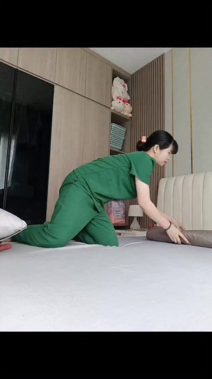 Dịch vụ chăm sóc sau sinh cho mẹ: xông phụ khoa, massage, siết eo, trị thâm, gội đầu tại nhà. Phục hồi sức khỏe, eo thon, dáng đẹp. Liên hệ Zalo 0975609384.