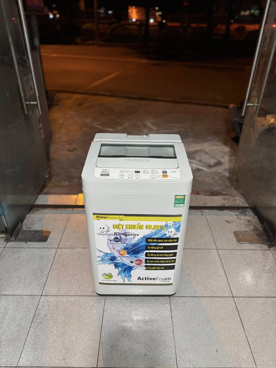 Thanh lý máy giặt Panasonic và tủ lạnh Sharp inverter, giá tốt, bao ship lắp đặt và bảo hành 3 tháng. Liên hệ 0372111564.