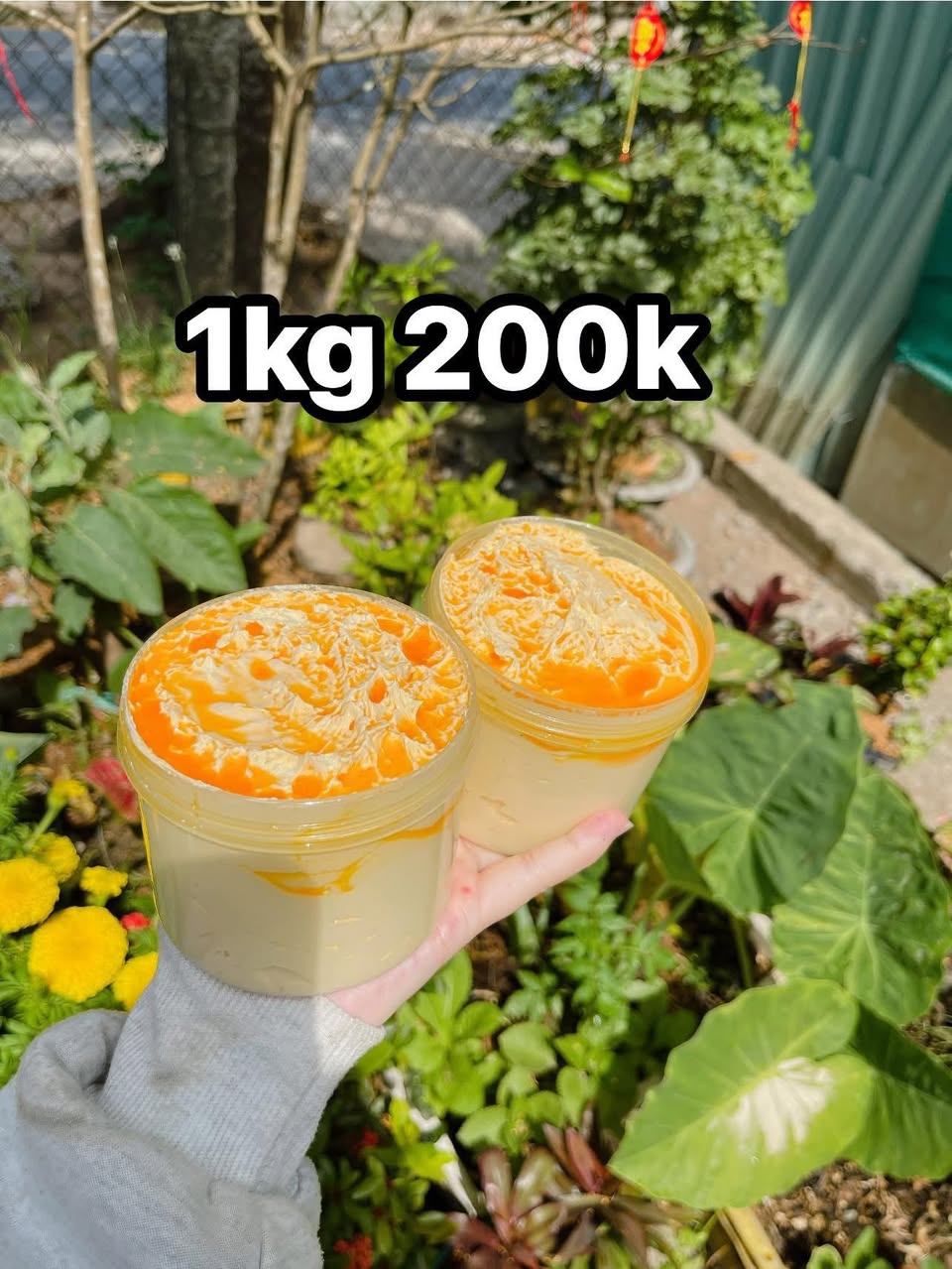 Kem cốt ủ trắng mạnh giúp trắng nhanh, mềm mịn da, giá chỉ 100k/0.5kg, 200k/1kg. Số lượng có hạn, chốt đơn ngay!