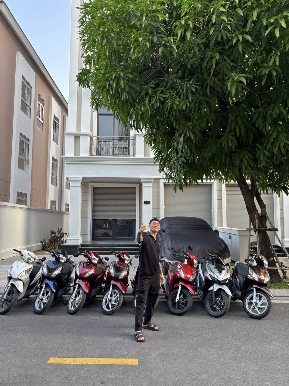 Dịch vụ cho thuê xe dài hạn tại Vinhomes Grand Park, nhiều dòng xe, giao tận sảnh, hỗ trợ 24/7, tặng nón bảo hiểm & xăng. Liên hệ anh Tư: 0862 884 885.