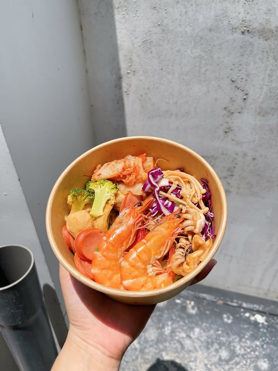 Nhà Gạo food & drink bán mì cay, tokbokki, sữa chua lắc, nước cam, ba chỉ bò mỹ... Nhận ship nhanh tận nơi, giá từ 15k.