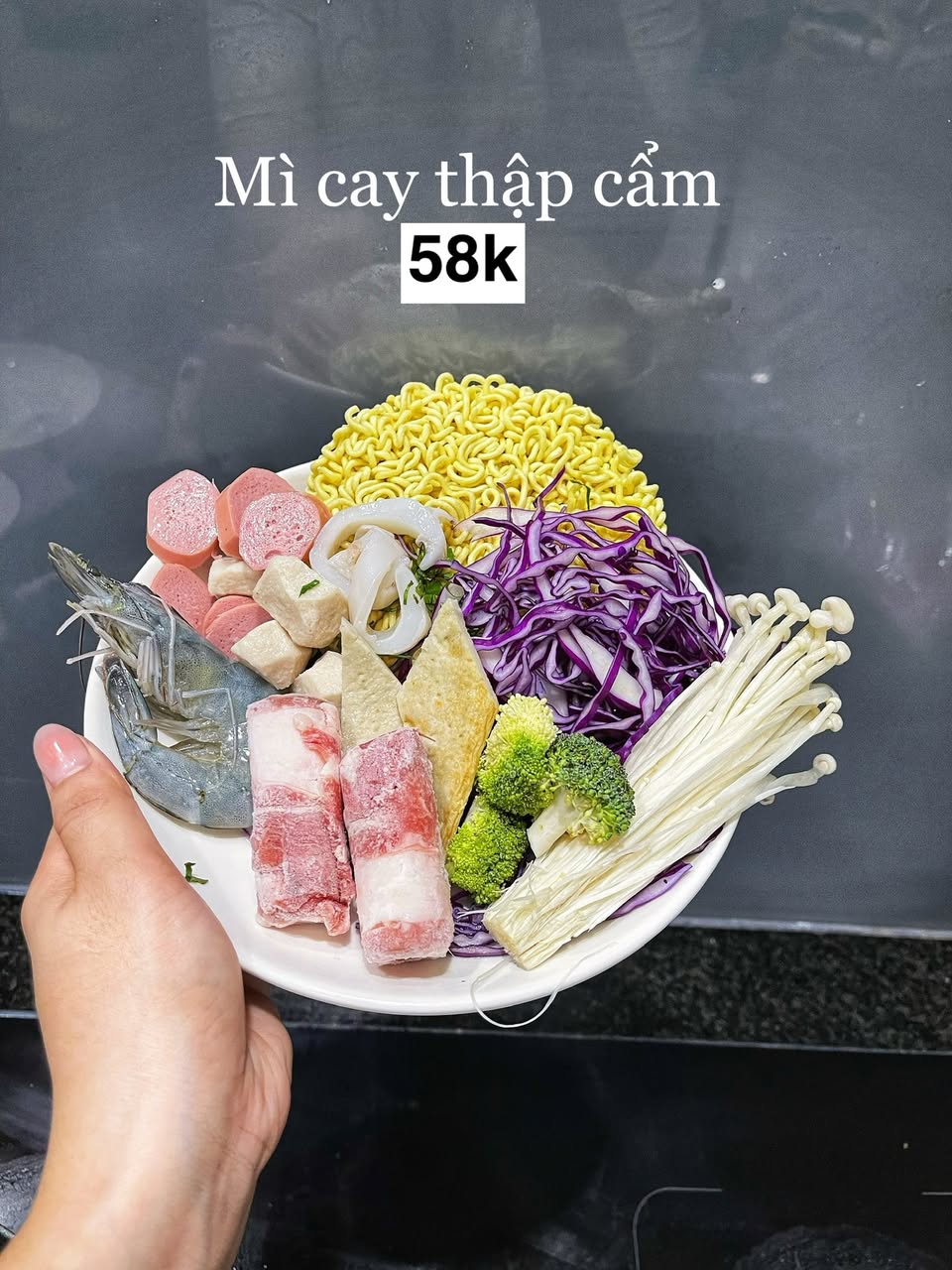 Nhà Gạo food & drink bán mì cay, tokbokki, sữa chua lắc, nước cam, ba chỉ bò mỹ... Nhận ship nhanh tận nơi, giá từ 15k.